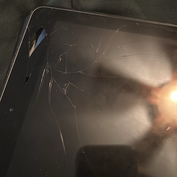 Apple iPad - Picture 2 of 4